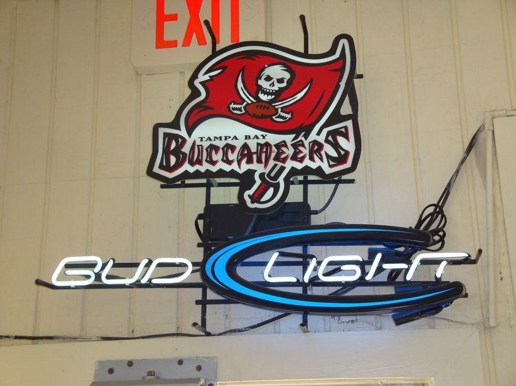 Bud Light Tampa Bay Buccaneers Neon Sign Teams Neon Light